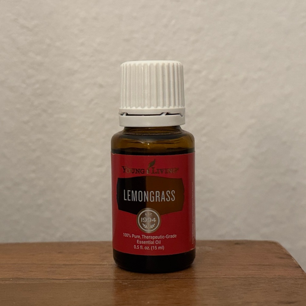 Young Living Essential Oils – Lemongrass 15 mL